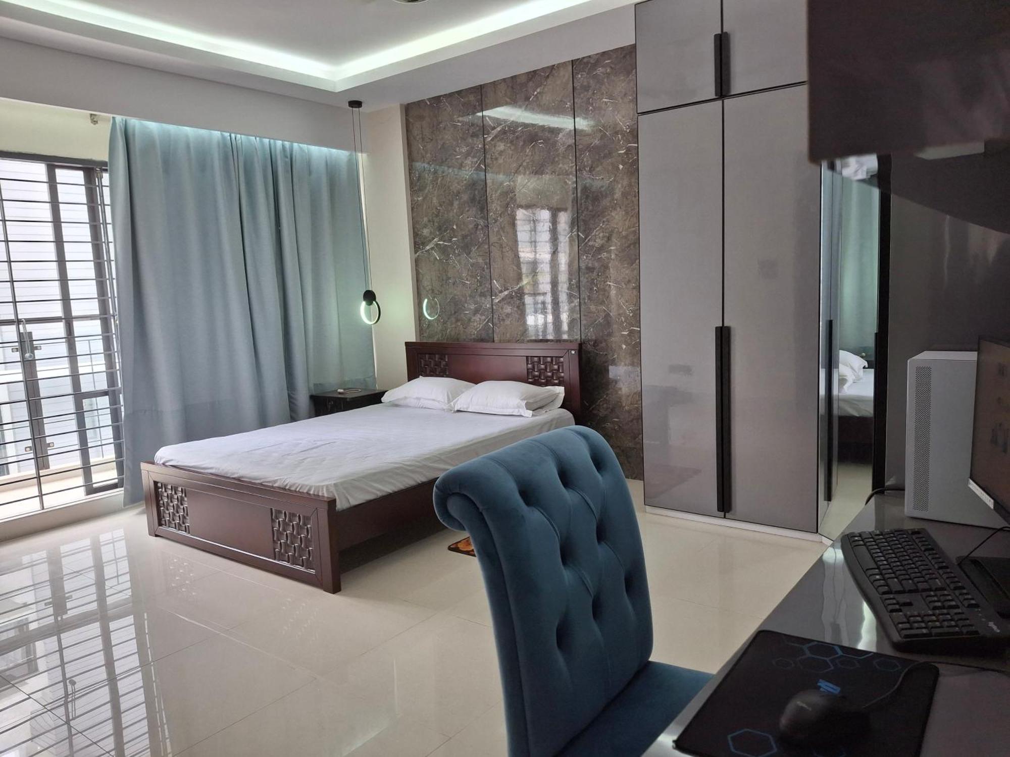 Elegant Secured Family Apartment With Open Space Дакка Экстерьер фото