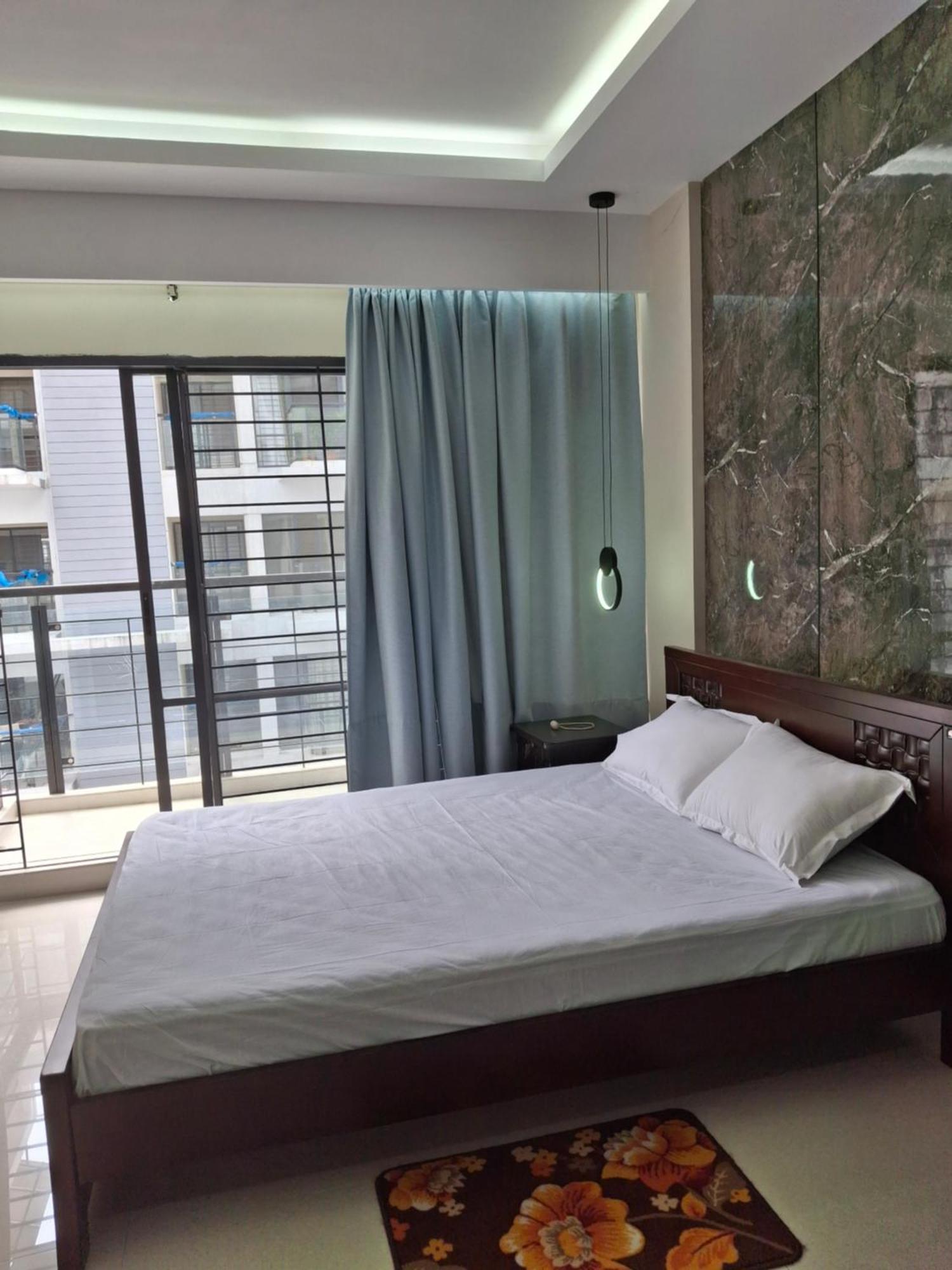 Elegant Secured Family Apartment With Open Space Дакка Экстерьер фото